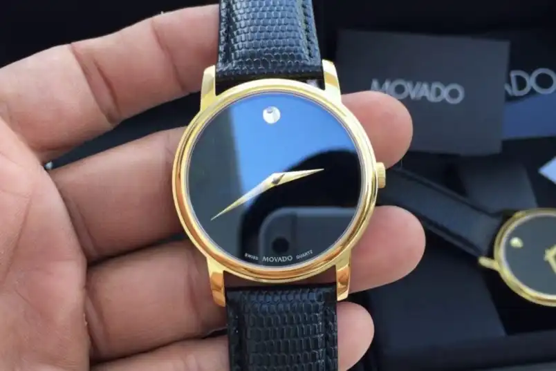 Đồng hồ Movado