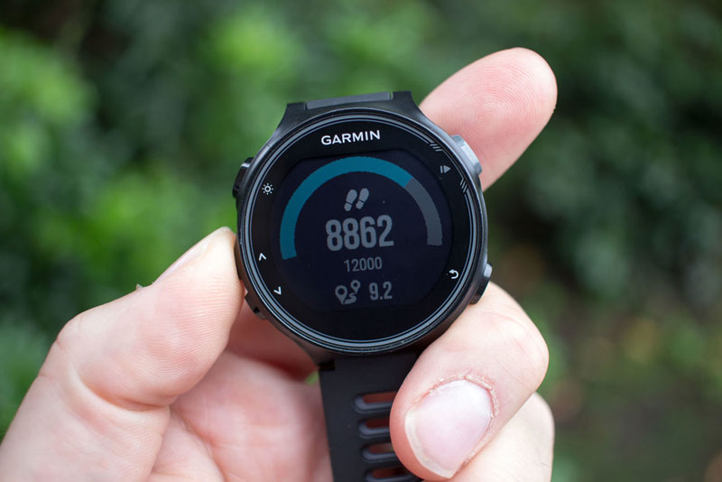 kiem-tra-dong-ho-thong-minh-garmin-chinh-hang